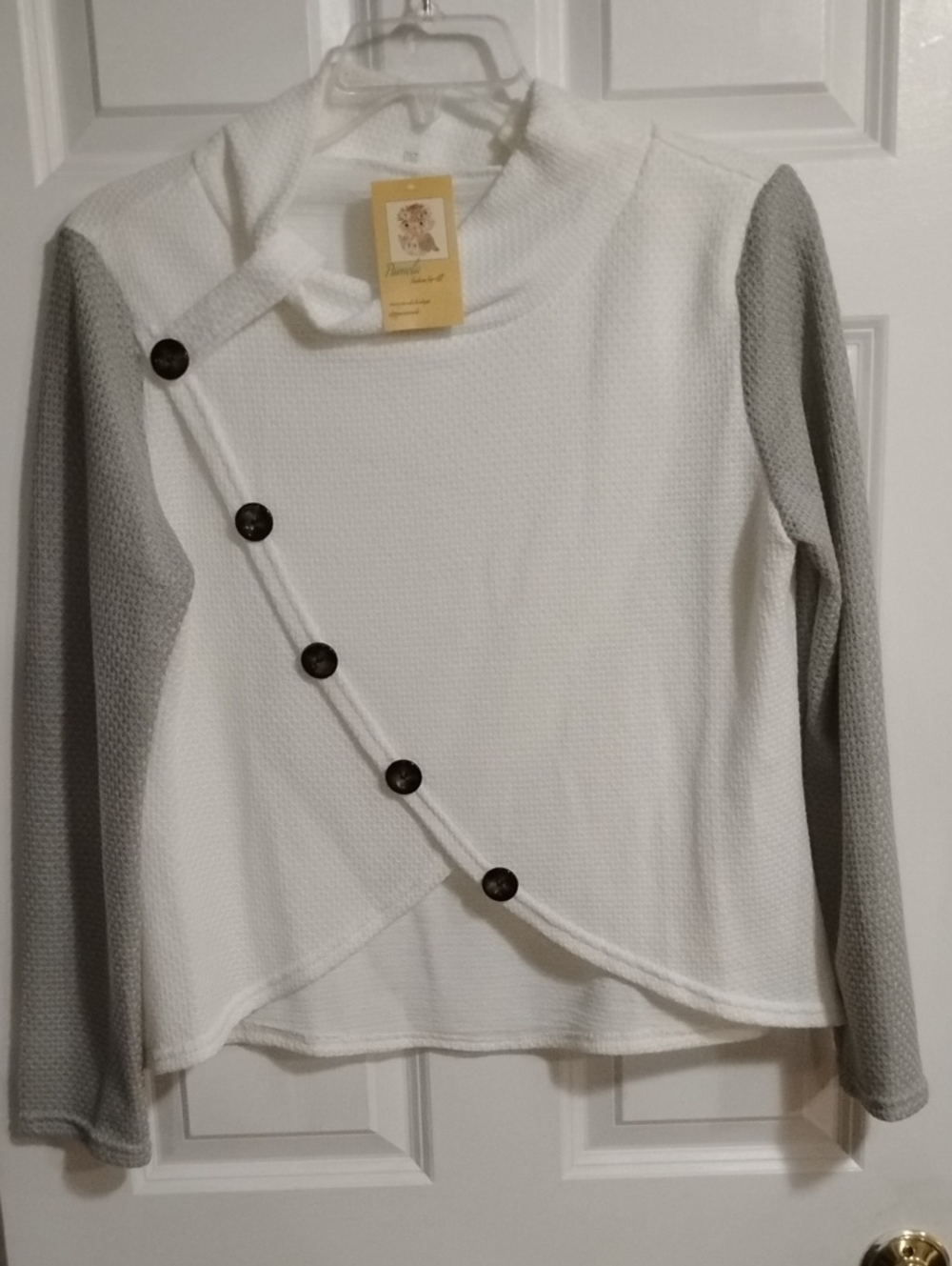 Women's White & Gray Asymmetric Button Pullover Sweater